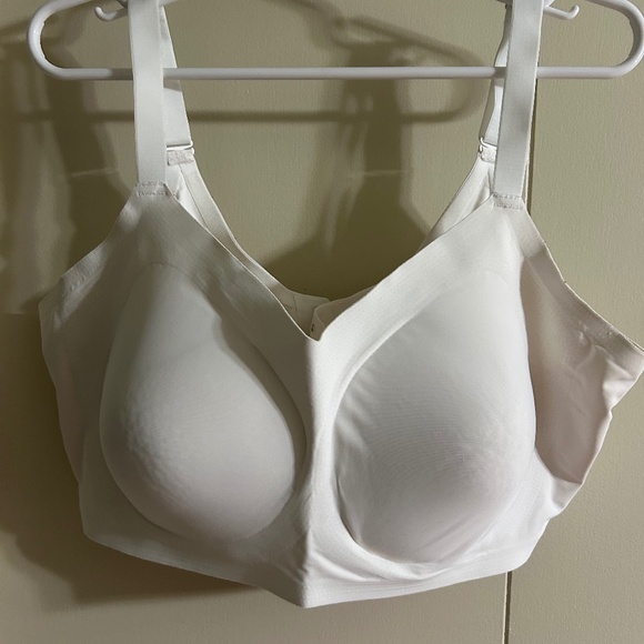 Shapermint Essential Bra - Picture 1 of 4